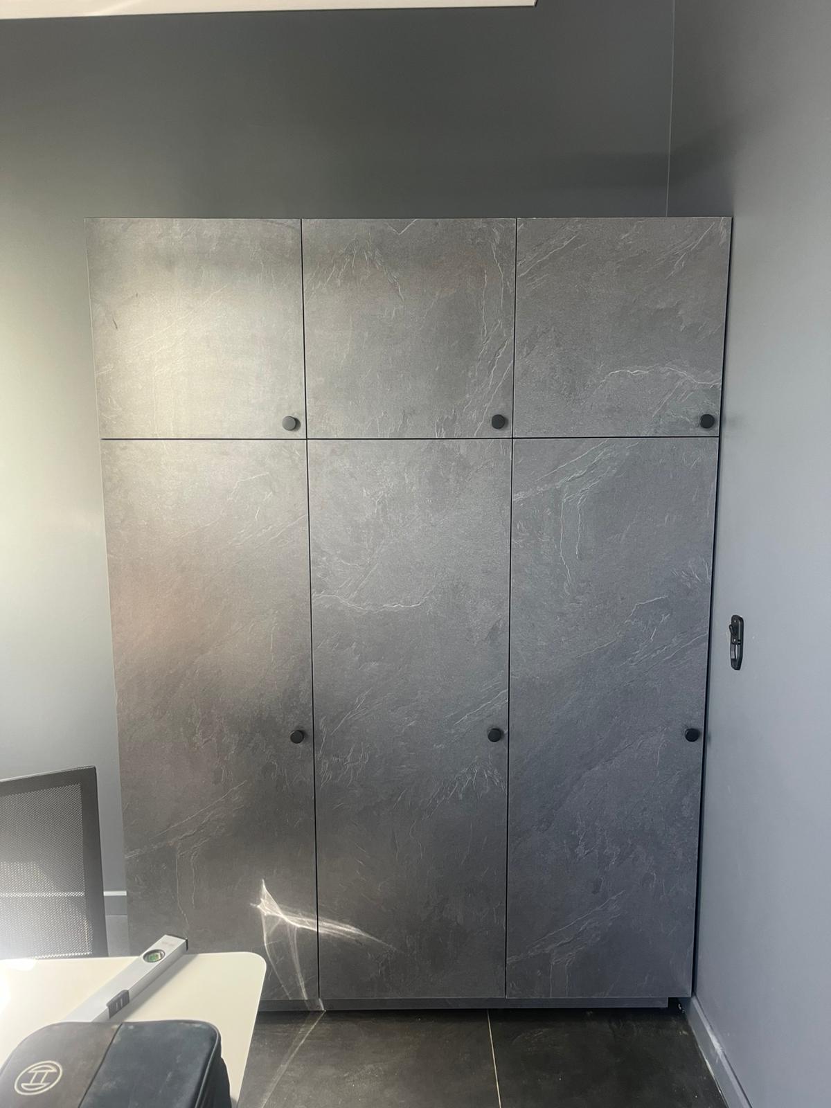 Mermer Desenli Ofis Mobilyaları